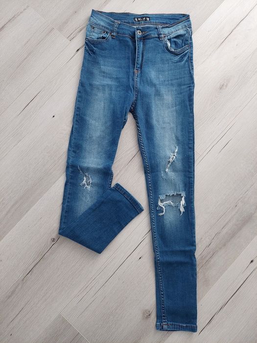 Vând blugi skinny
