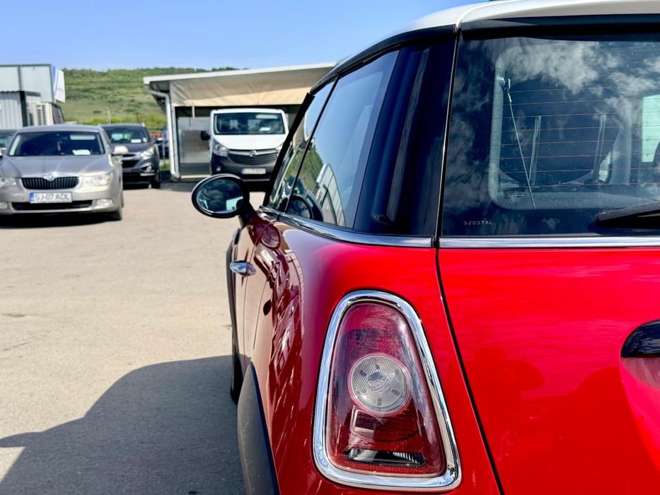 Mini Cooper One 2011