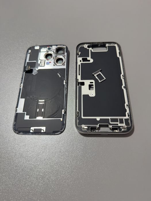 Stica spate si rama originala impecabila Iphone 16 pro
