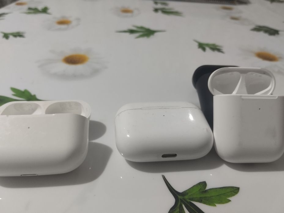 Продам кейсы от apple air pods 2 , pro