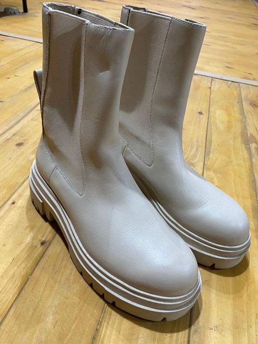 Боти Zara от естествена кожа с груба подметка в светло бежово