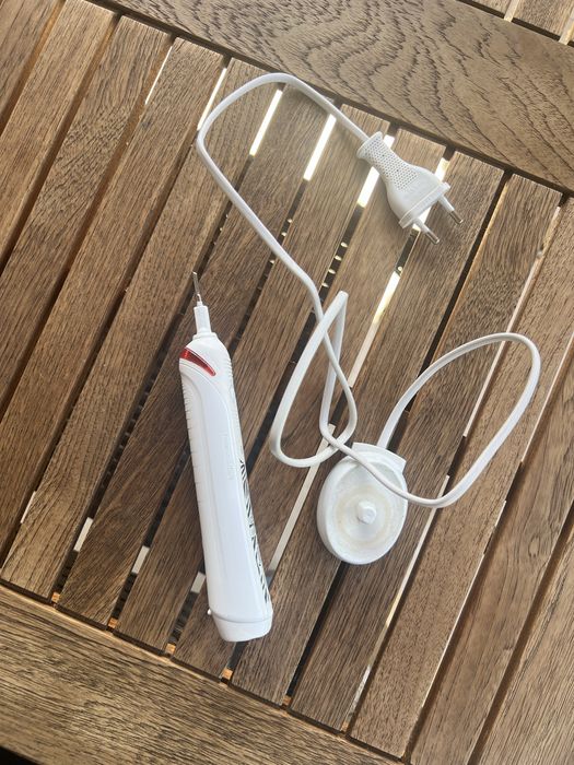 Vand perie de dinti electrica Braun Oral B