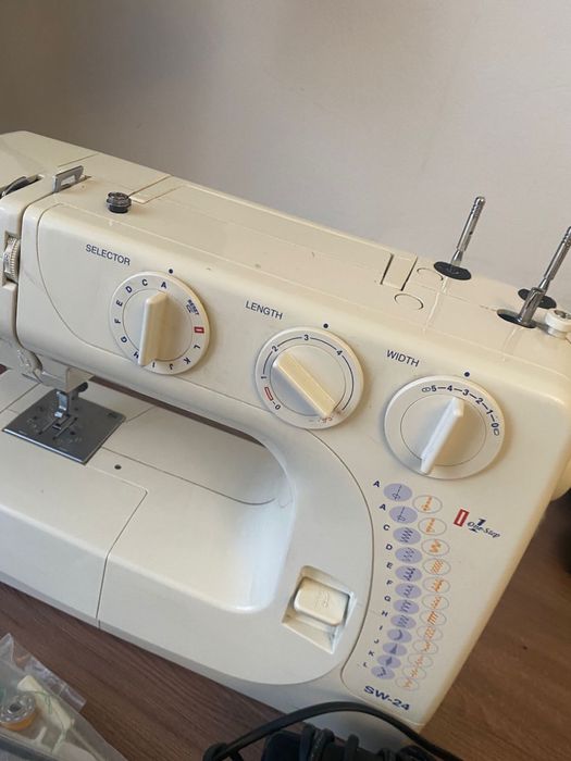 Швейная машина Janome