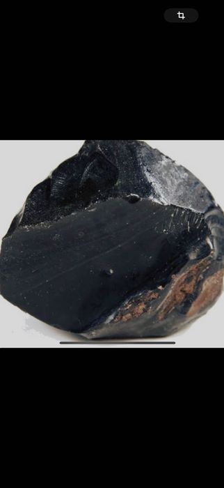 Продавам  обсидиан необработен различни размери и цветова гама.