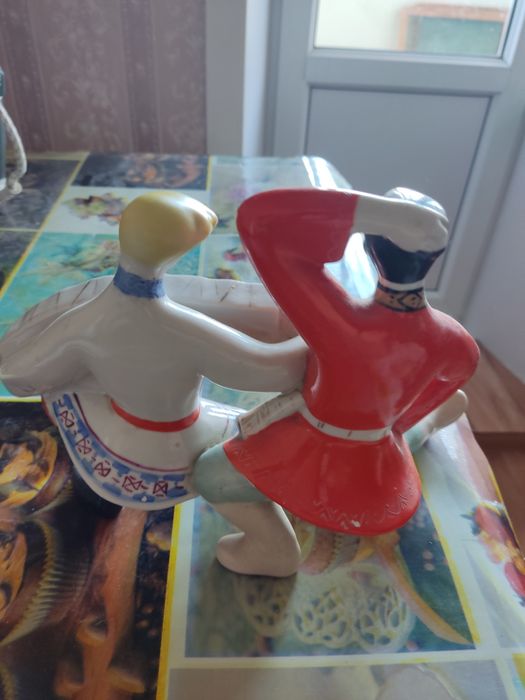 Статуэтки из  фарфора