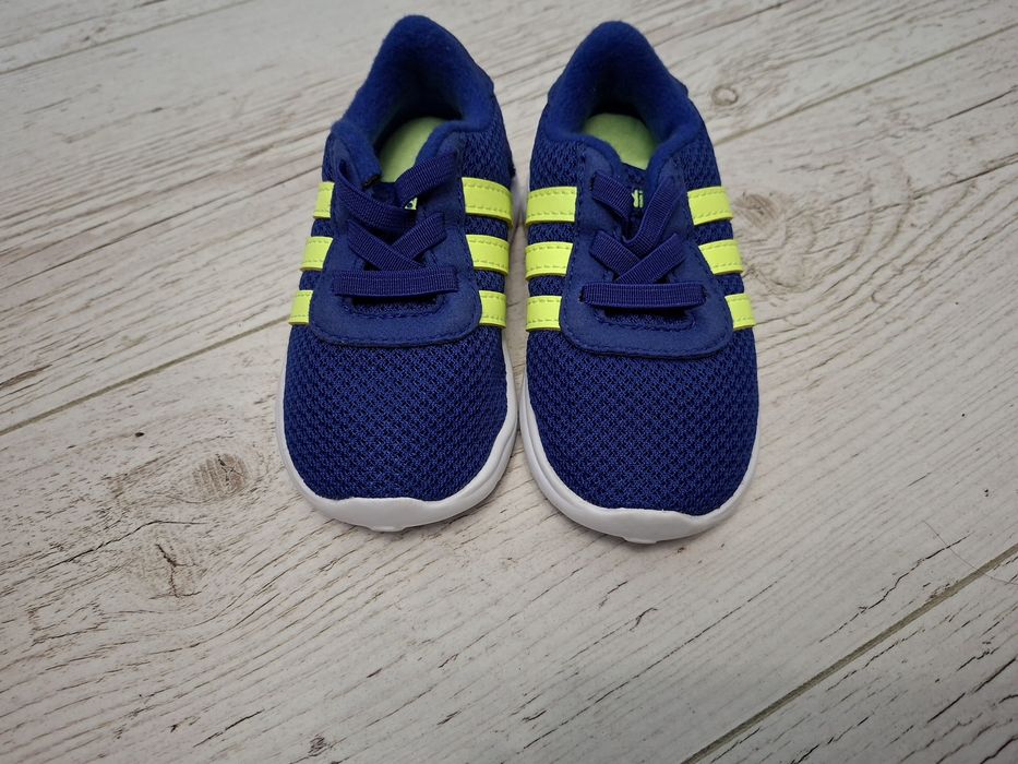 Adidas-Ориг. Детски маратонки Нови!!!