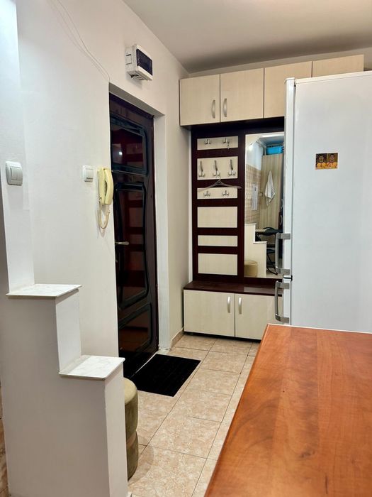 Inchiriez apartament 2 camere