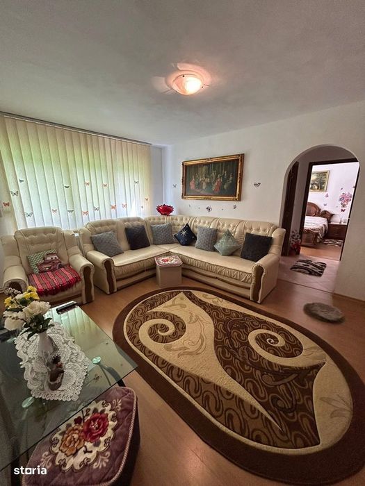 De vanzare apartament 2 camere, zona Cresei de Copii,mobilat, utilat