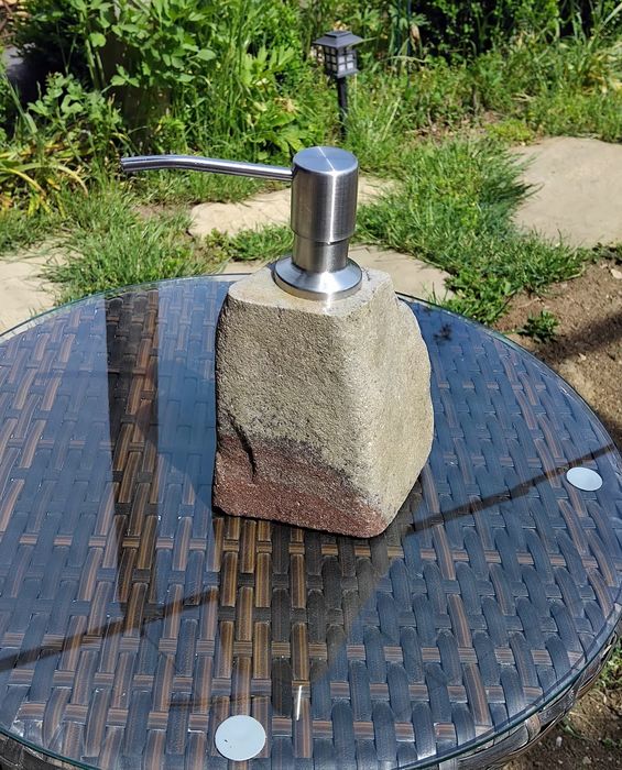 Аксесоари за баня от естествен камък