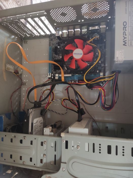 Офисный компьютер в идеальном состоянии!