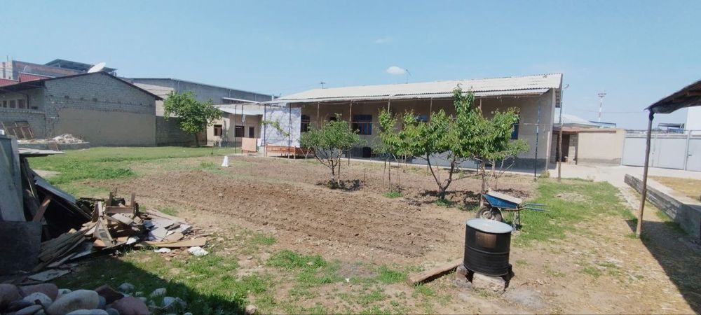 16 соток ховли сотилади кум арикда корхонага складга зор жой