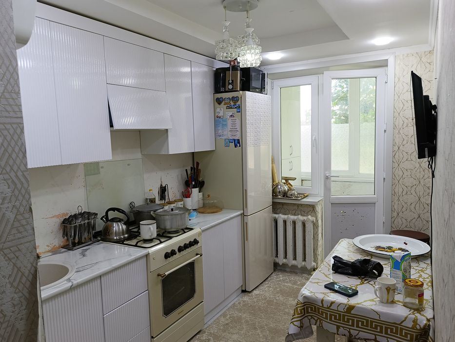 Продам 3 комнатную  квартиру