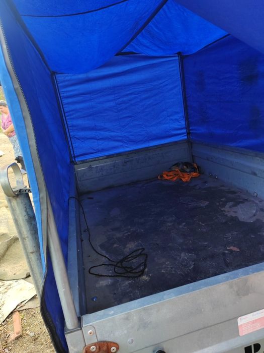 Remorca 750kg este în stare buna