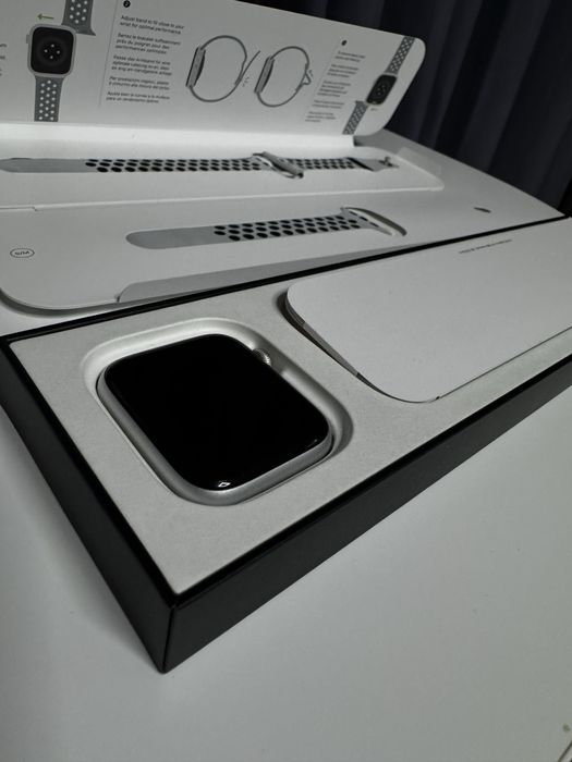 Apple Watch SE Nike Edition