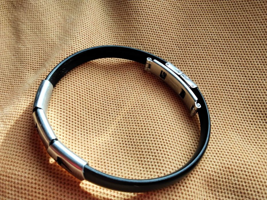 модерна дамска силиконова гривна с медицинска неръждаема стомана