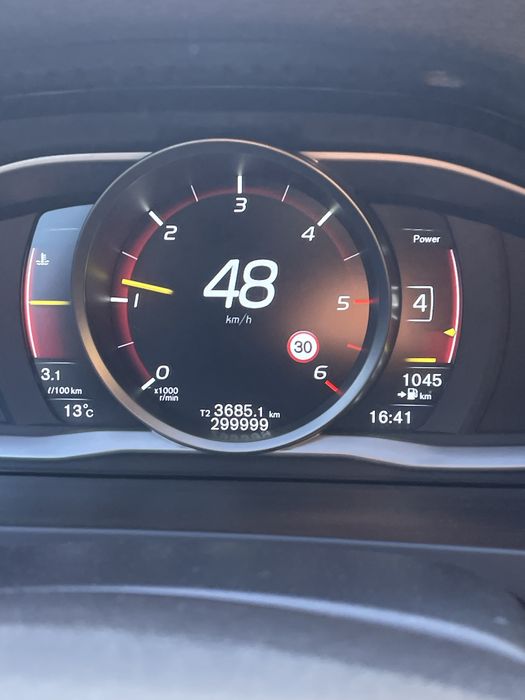 Volvo V60 2015 D4 2.0 181HP Black Edition, Distronic, Manuală, Full Op