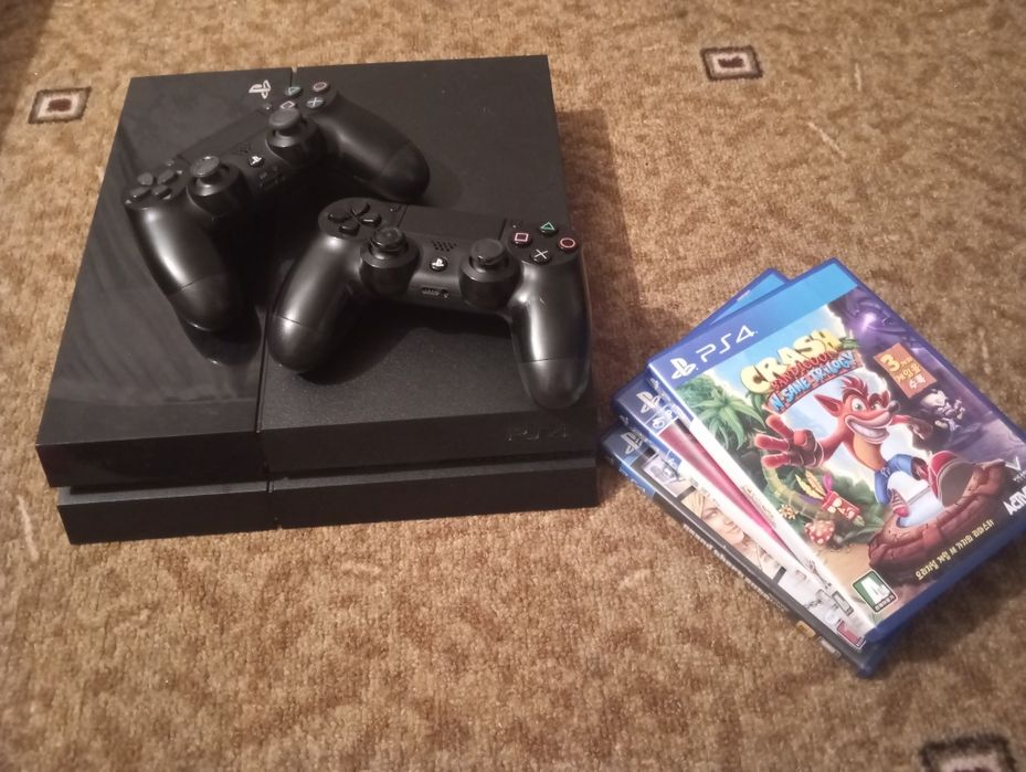 Пс 4 фат, 500гб, 2джостика, 4игры