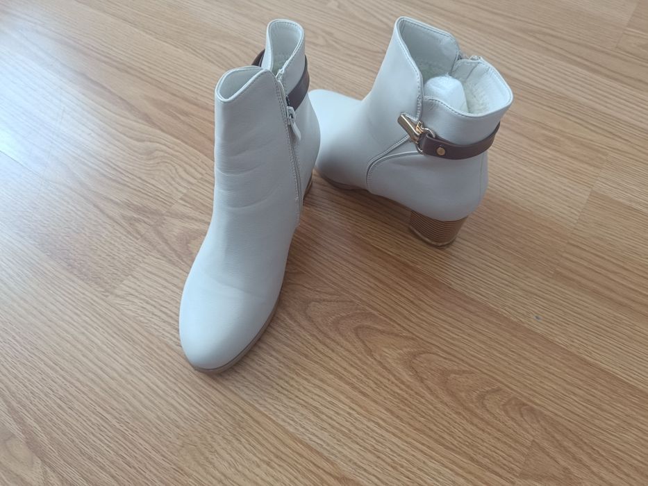 Бежови Боти 40 номер