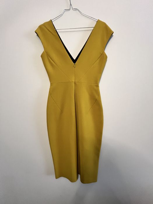 Рокля цвят горчица Zara