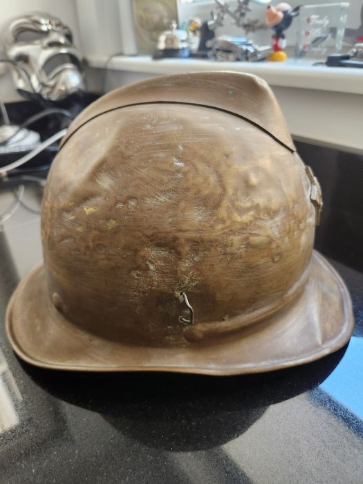 Винтидж пожарникарска каска