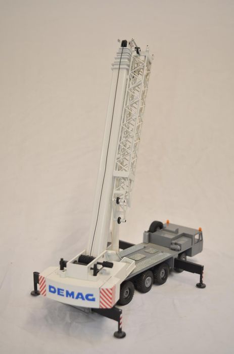 Macheta Demag Grue macara nu schuco,herpa,autoart