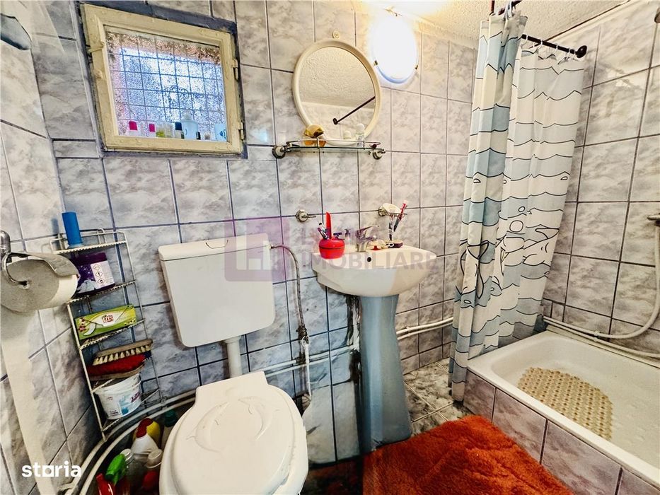 Casa individuala de vanzare in Nucet | Rosia | teren 747 mp | livada,