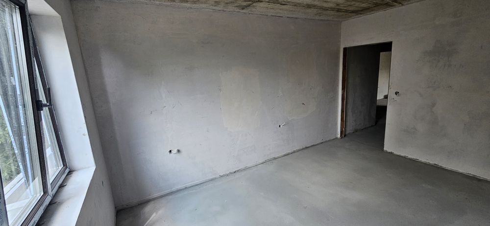 Добротица -Албенска!2ри-СРЕДЕН ЕТАЖ!
С Изложение;
-Трапезария(всекидн