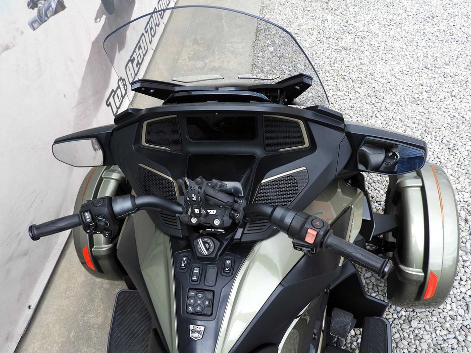 Can-Am Spyder RT SEA TO SKY second 2021