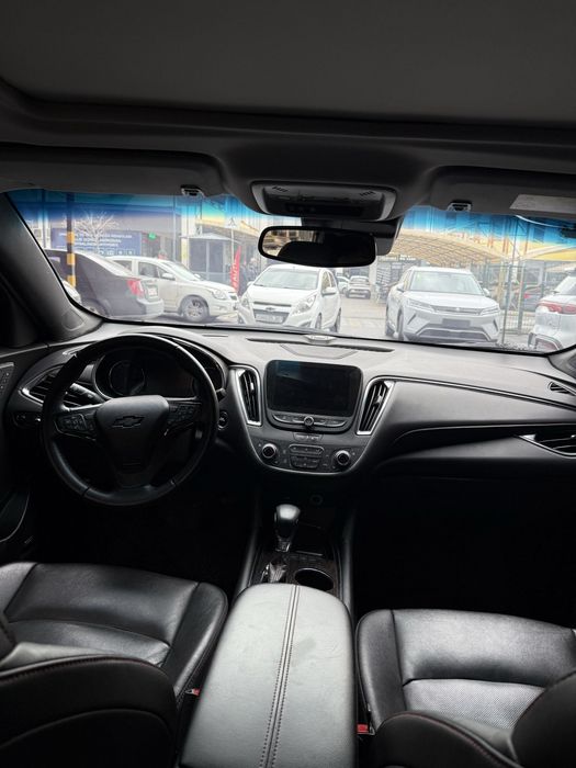 Malibu XL binzin yurishi yaxshi kraskasi bor