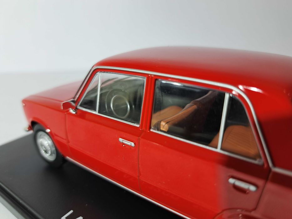 ЛАДА / LADA,  мащаб 1:24 с рег. номера по избор