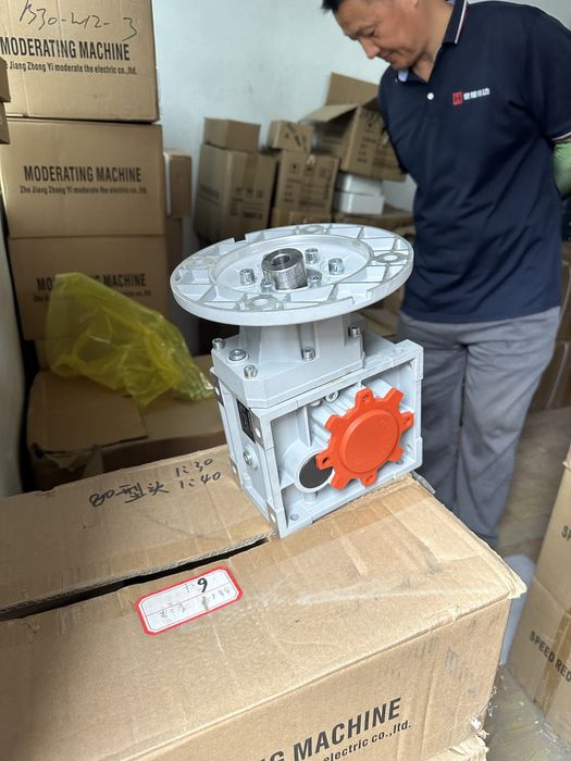 Редукторы Моторы