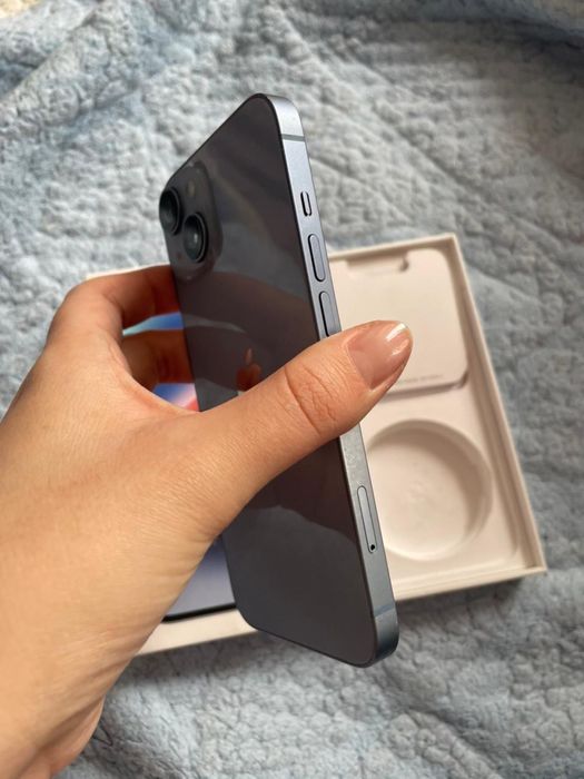 Айфон 14 с коробкой.