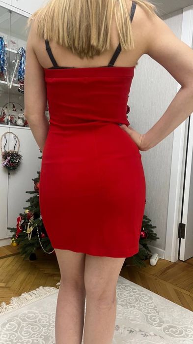 Платья  праздничные.