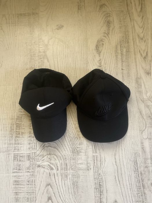 Чисто нови черни шапки с козирка Nike