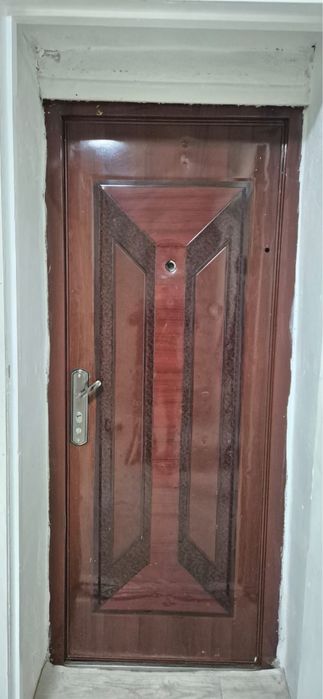 Выходная дверь сыртқы есік