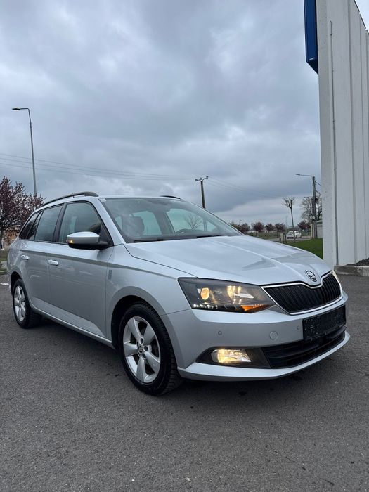 skoda fabia 2015  stare impecabila dotari top recent import