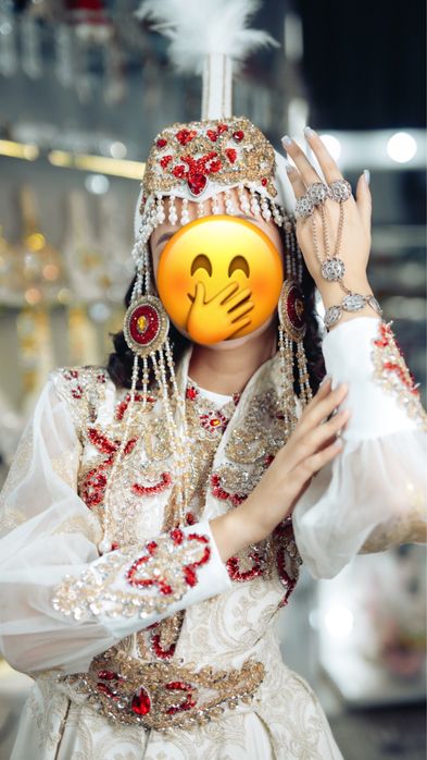 Продам платье на УЗАТУ