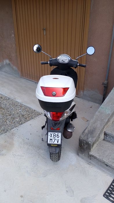 Vindem moto de 50 cm piagio liberti stare perfecta 4 timpi  acte de it