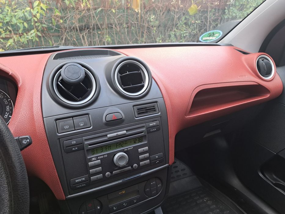 Ford Fiesta 1.4 benzină