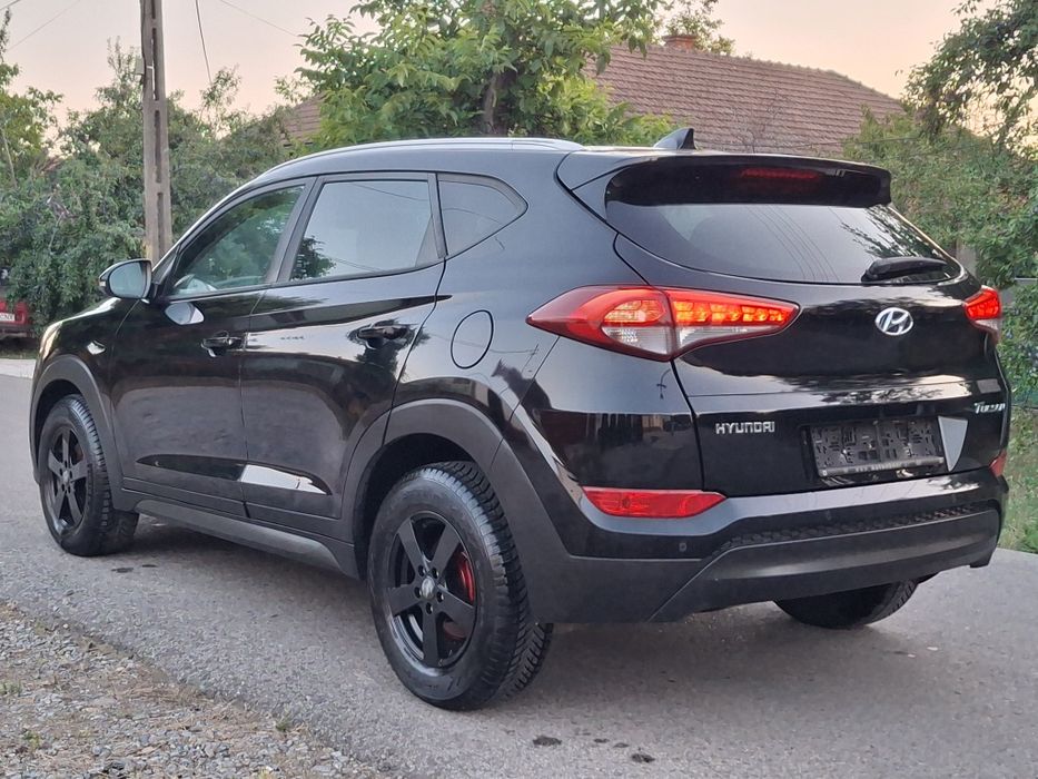 Hyundai Tucson - 1.7 CRDi Automat Premium / LED / NAVI / CLIMATRONIC