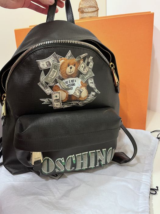 Ghiozdan Moschino nou de la 4000 RON la 1600 RON