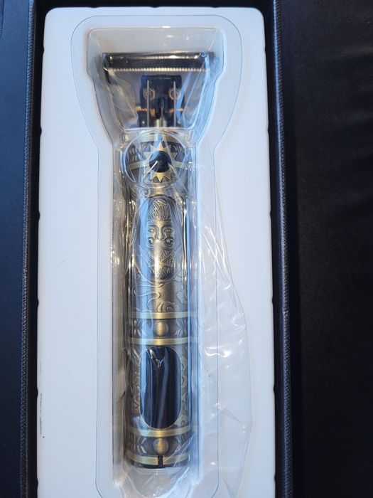 Vând aparat de tuns SOLANI