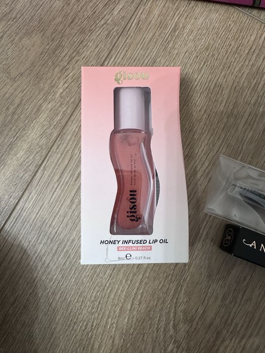 Козметика Anastasia, Gisou, Gosh, TheBalm от Bellebox