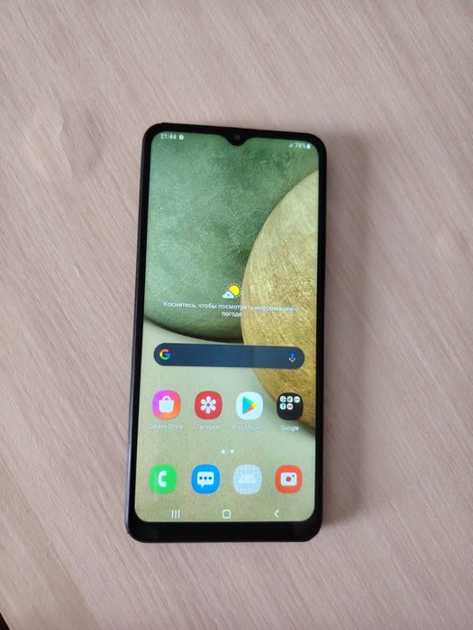 продается телефон