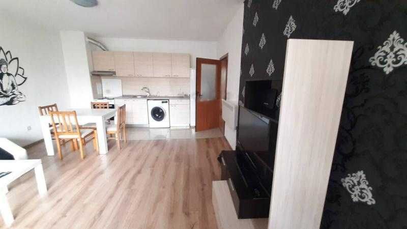 Дава се под наем Двустаен апартамент в Бургас, Център - 60 кв.м за 612 € - Снимка #3