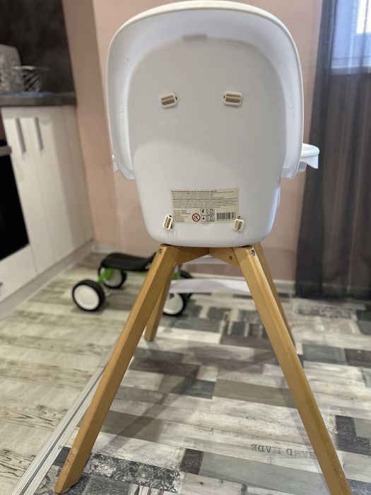 Детски стол за хранене Cangaroo с дървени крака