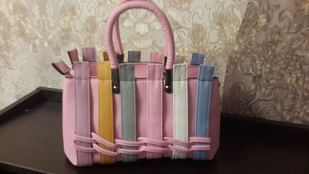 Яркие, интересные сумочки, рюкзачки
