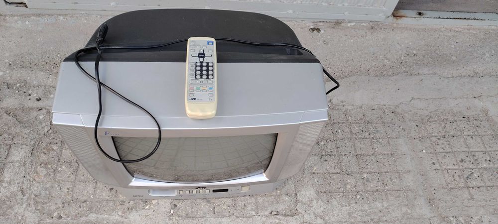 Телевизор JVC.