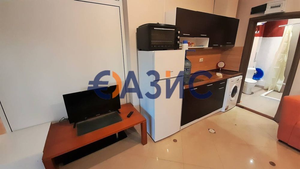Продава се Двустаен апартамент в к.к. Слънчев бряг - 50 кв.м за 618 €/кв.м - Снимка #2