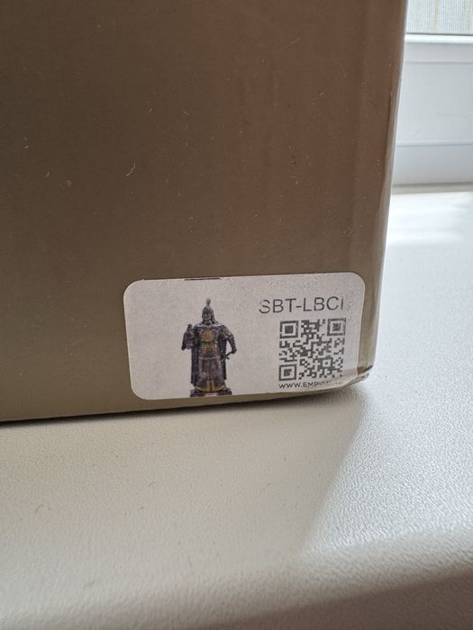 Empire статуя воина